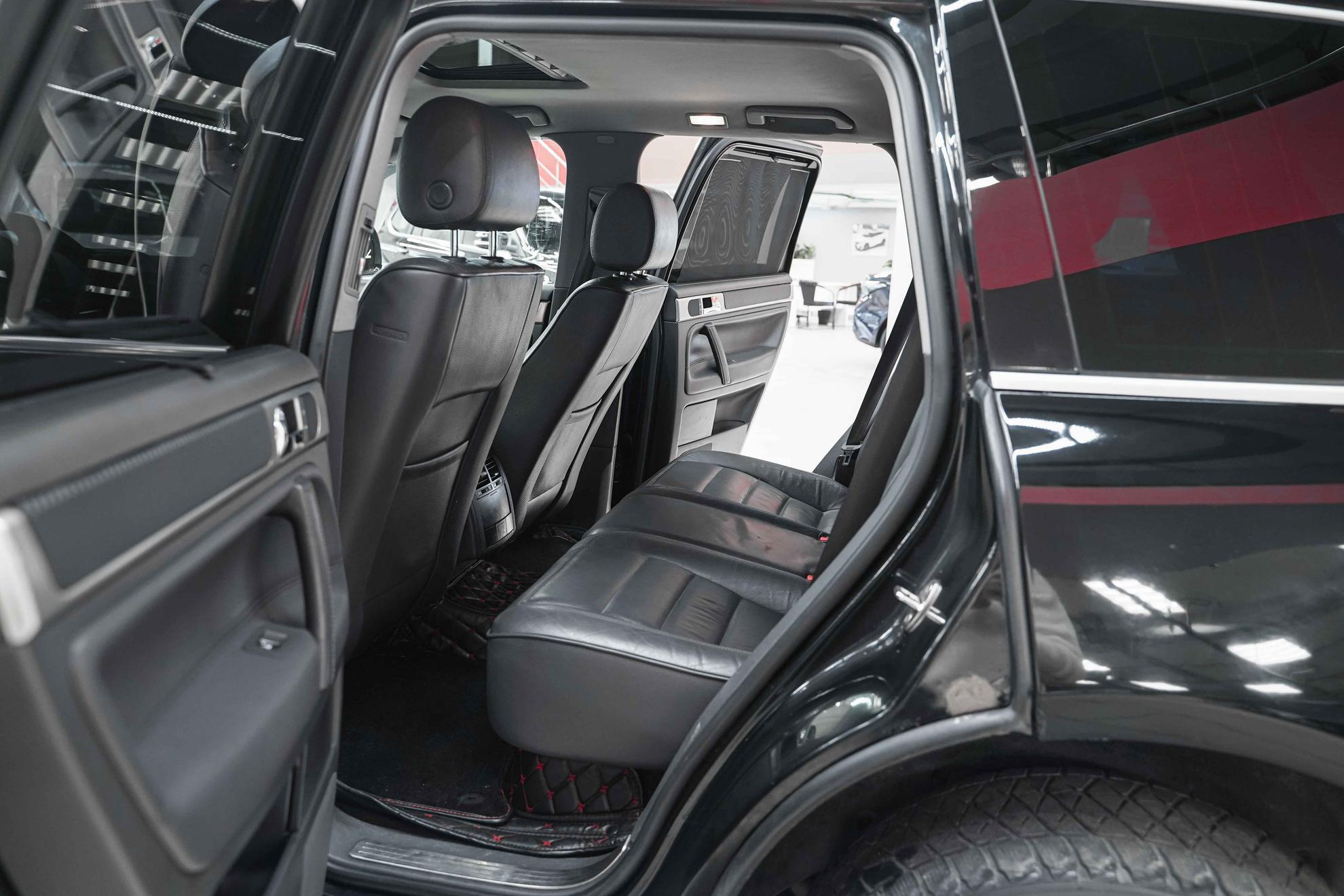 Volkswagen Touareg 2004, черный, ДЦ Орехово