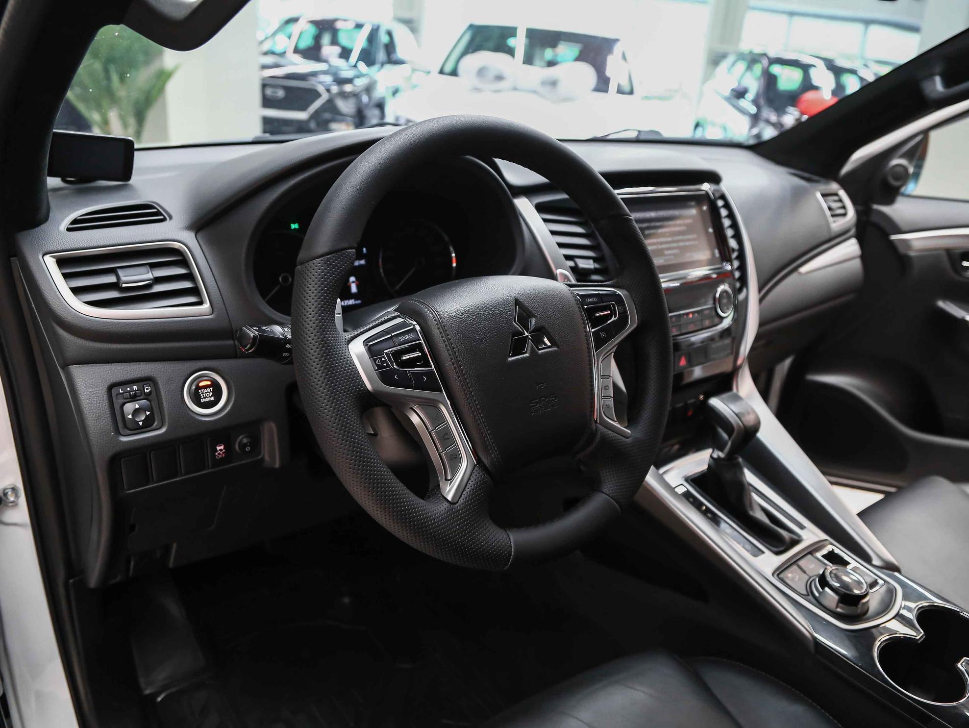 Mitsubishi Pajero Sport 2018, белый, ДЦ Орехово