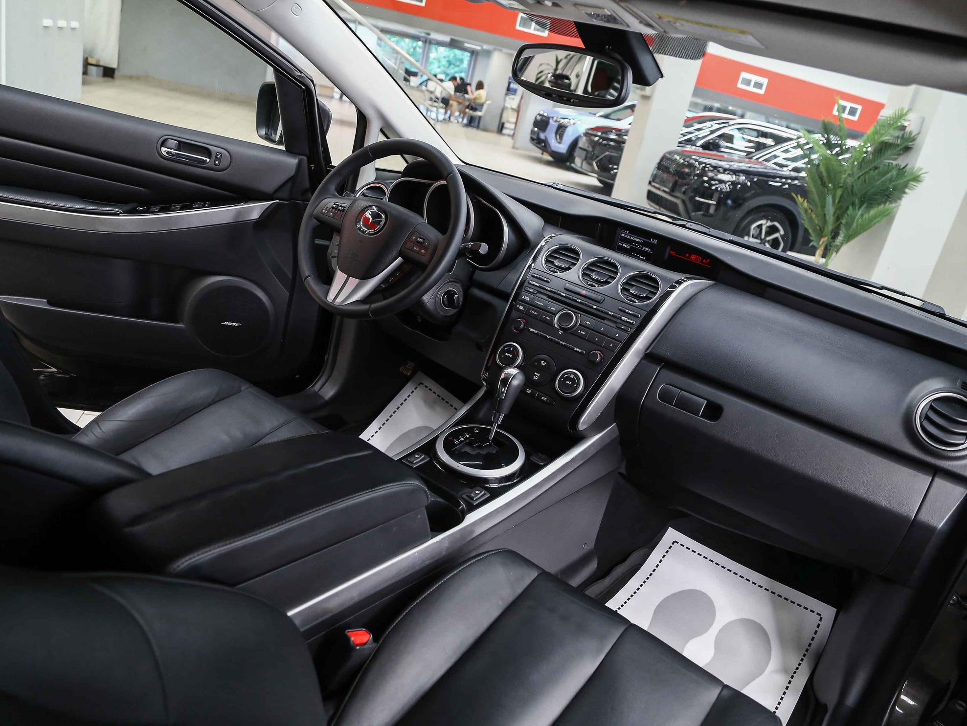 Mazda CX-7 2011, черный, ДЦ Орехово