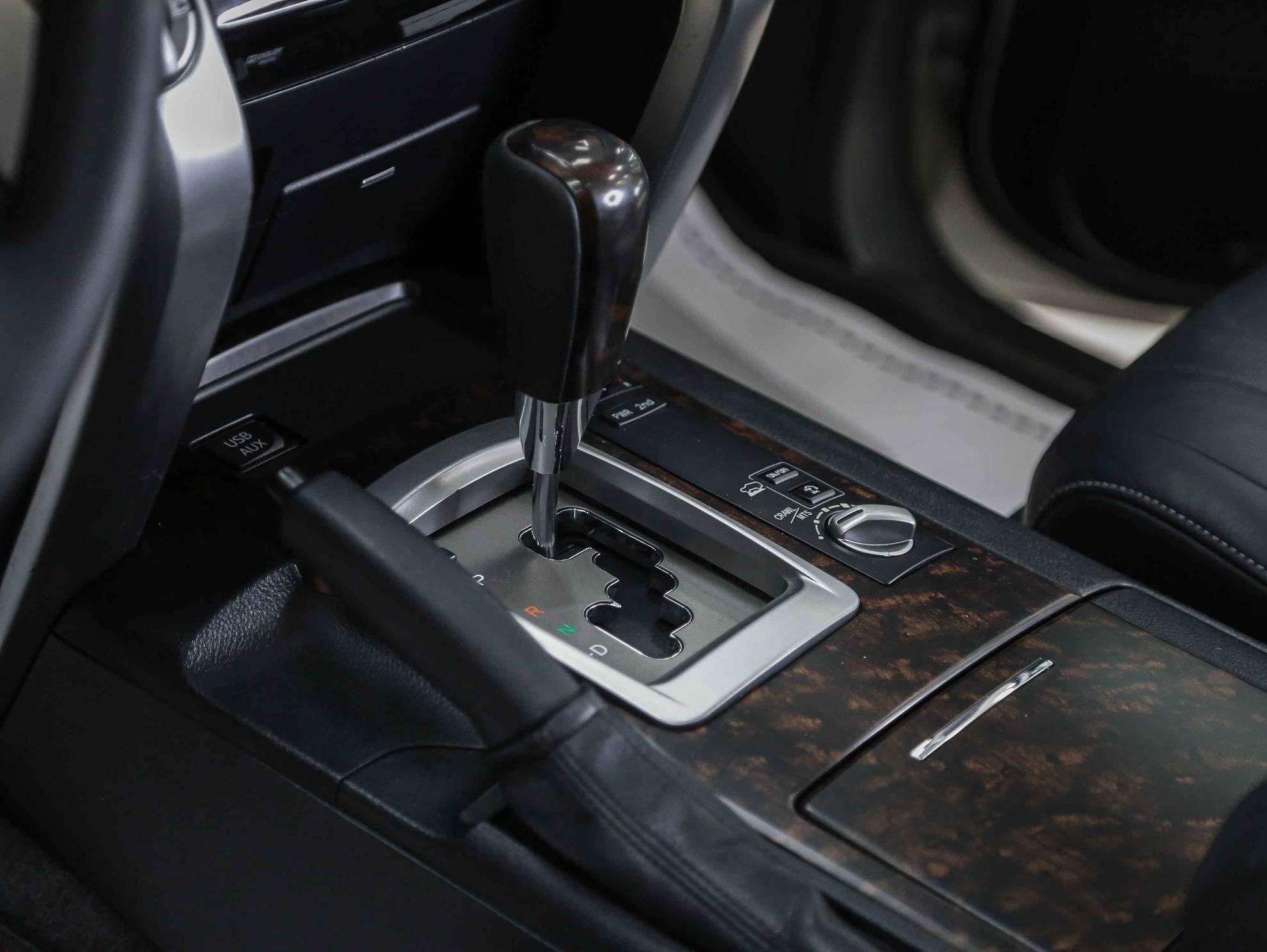 Toyota Land Cruiser 2013, белый, ДЦ Орехово