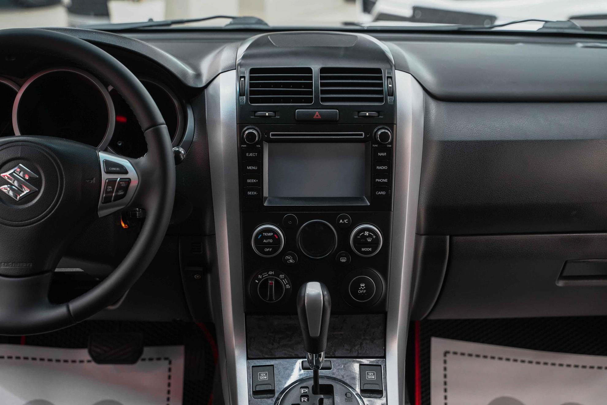 Suzuki Grand Vitara 2013, серый, ДЦ Орехово
