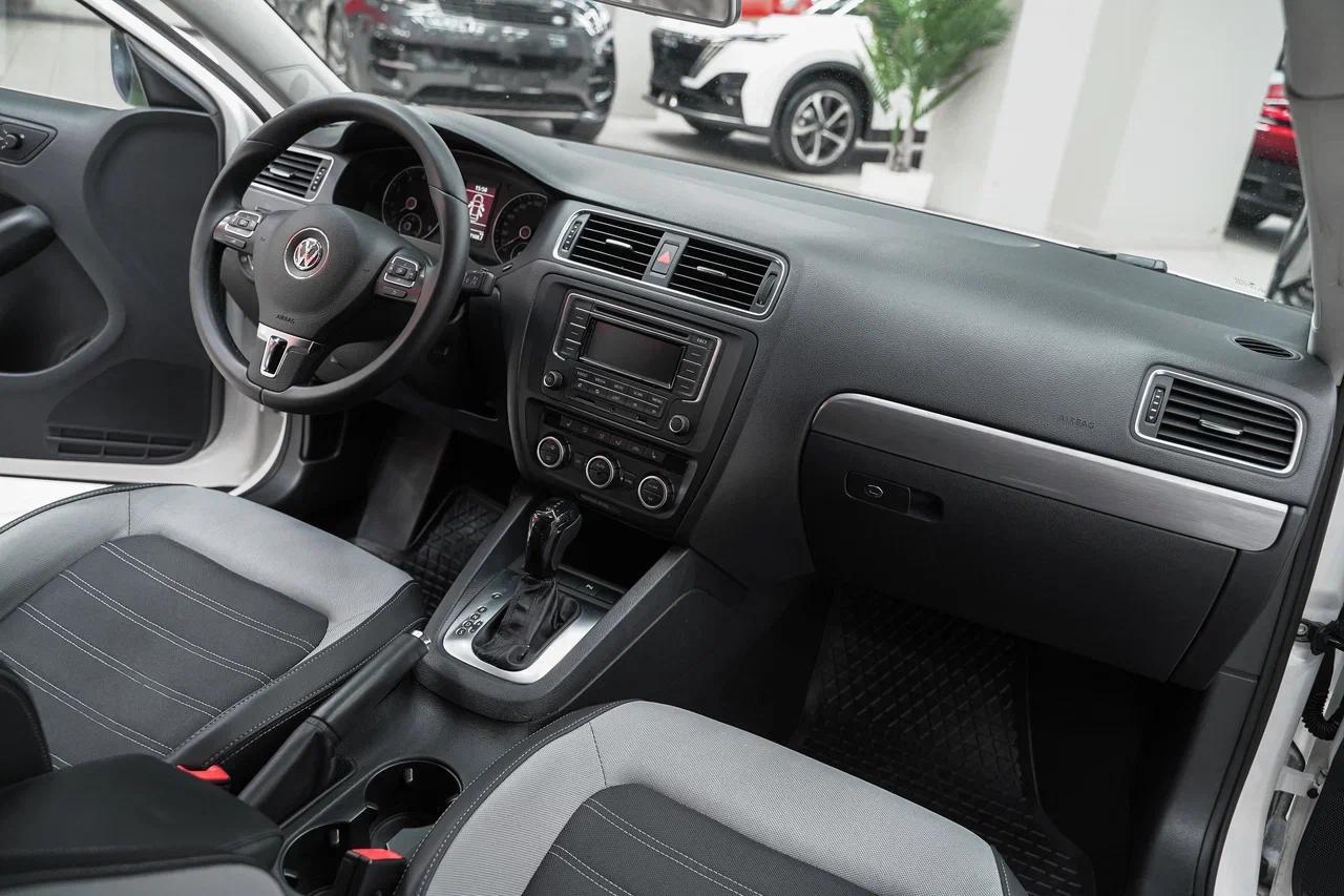 Volkswagen Jetta 2013, белый, ДЦ Орехово