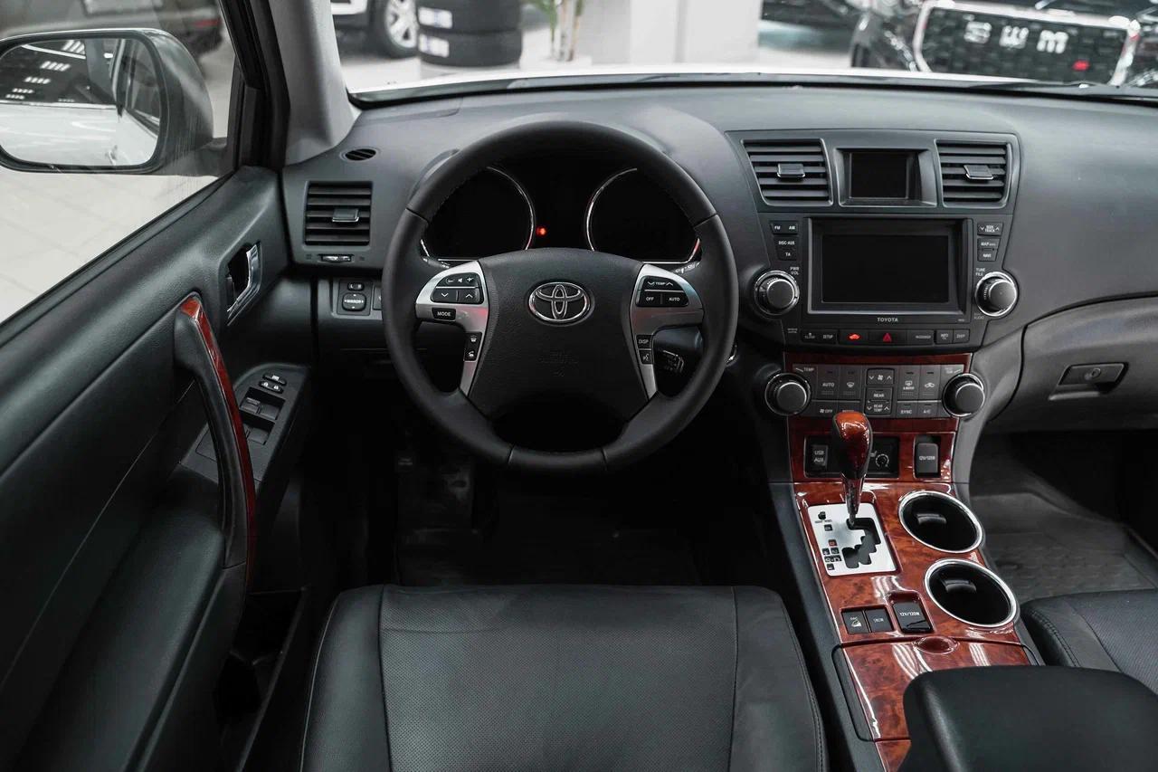 Toyota Highlander 2011, белый, ДЦ Орехово