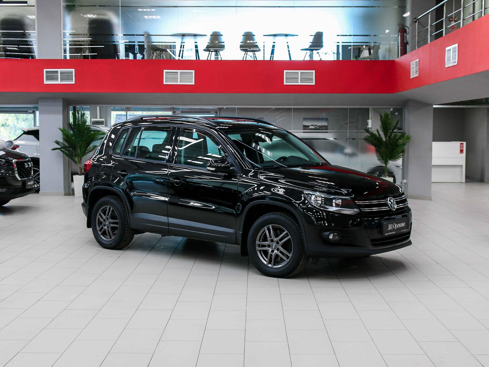 Volkswagen Tiguan 2015, черный, ДЦ Орехово