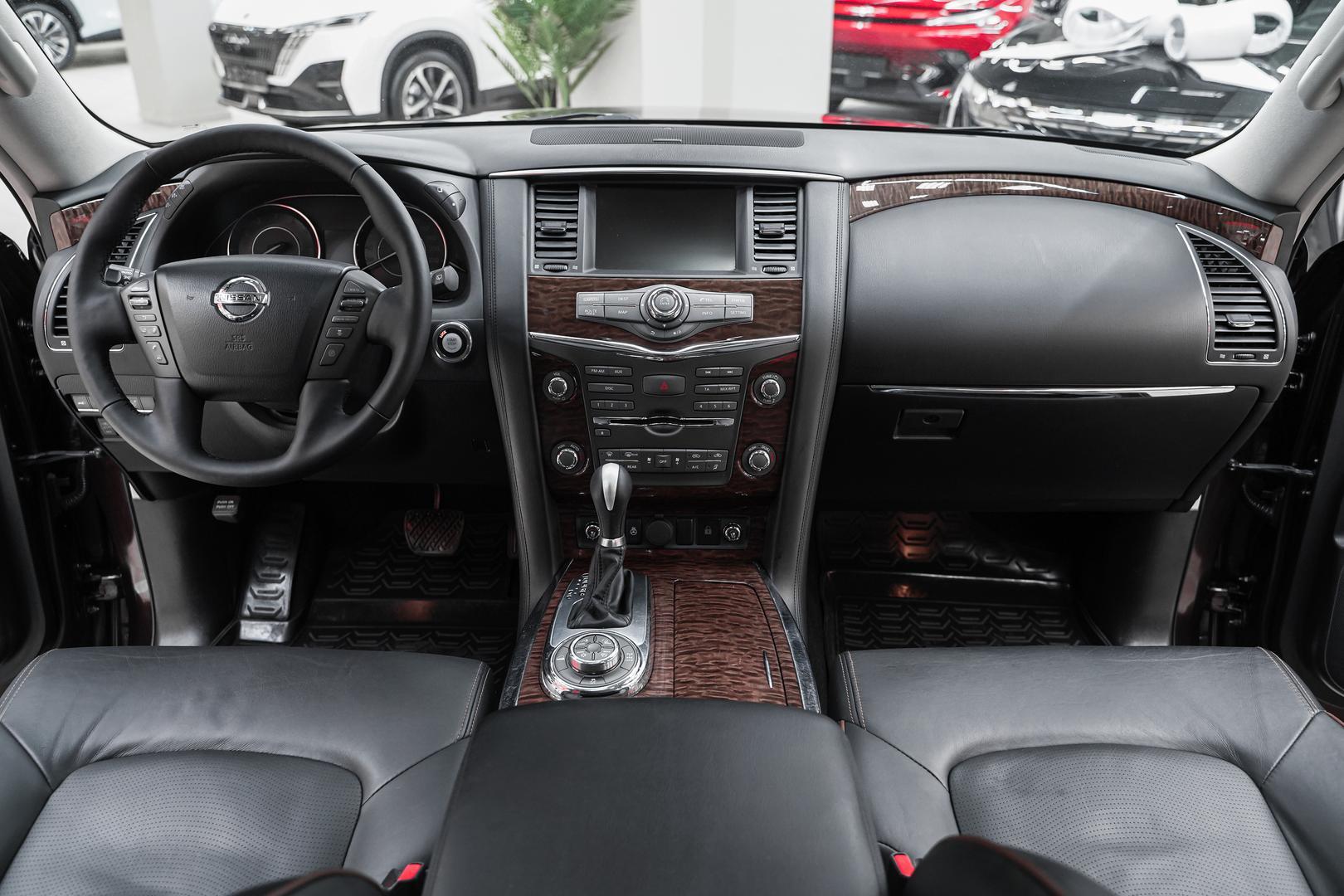 Nissan Patrol 2013, красный, ДЦ Орехово