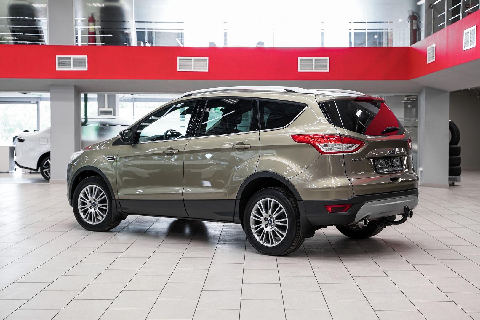 Ford Kuga 2013, зеленый, ДЦ Орехово