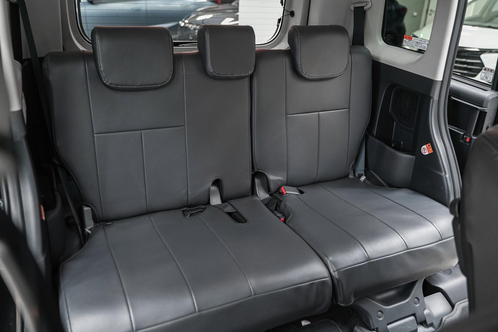 Toyota Roomy 2017, черный, ДЦ Орехово