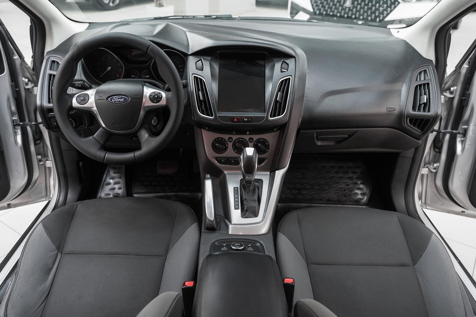 Ford Focus 2013, серебряный, ДЦ Орехово