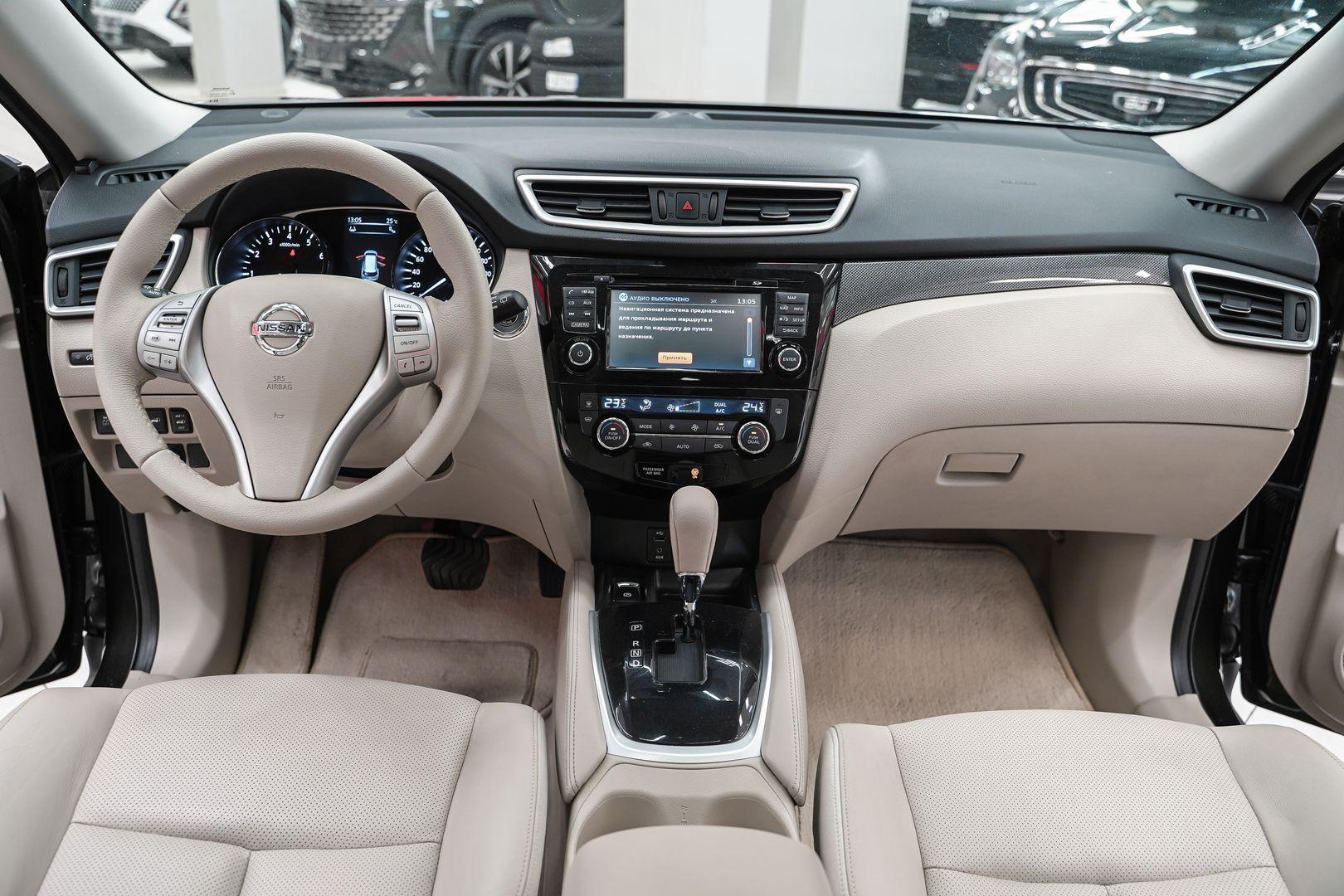 Nissan X-Trail 2015, зеленый, ДЦ Орехово