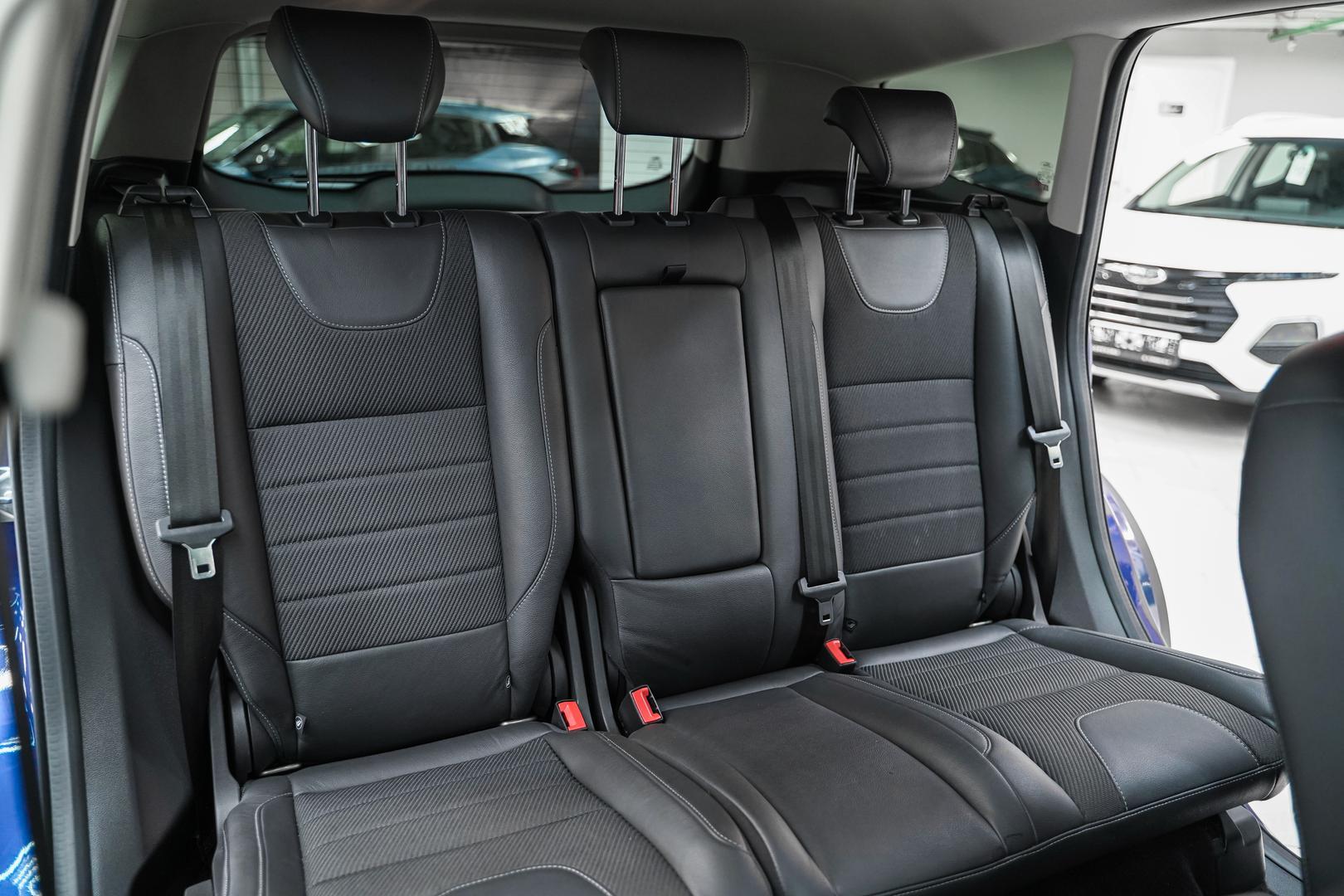 Ford Kuga 2015, синий, ДЦ Орехово