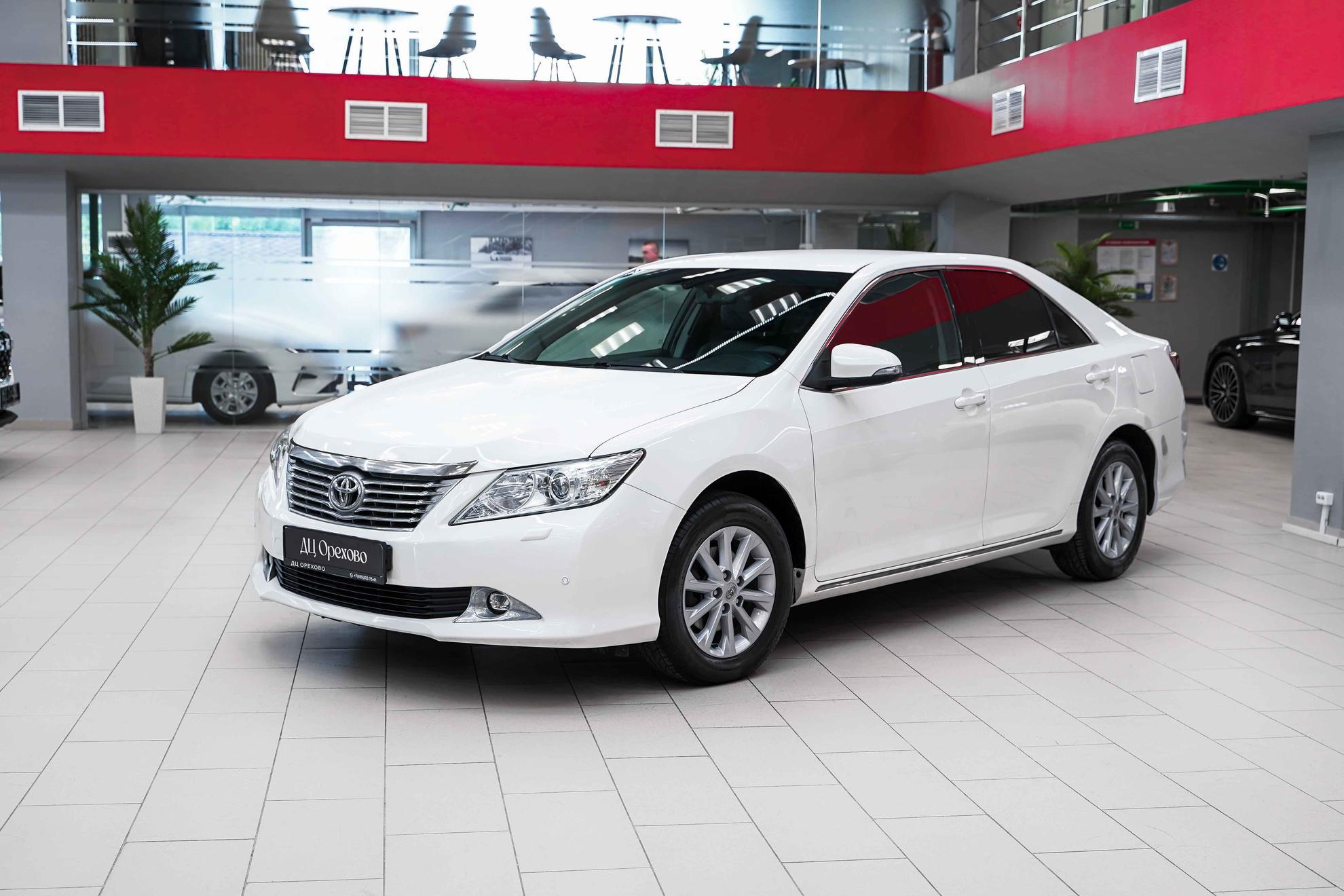 Toyota Camry 2014, белый, ДЦ Орехово