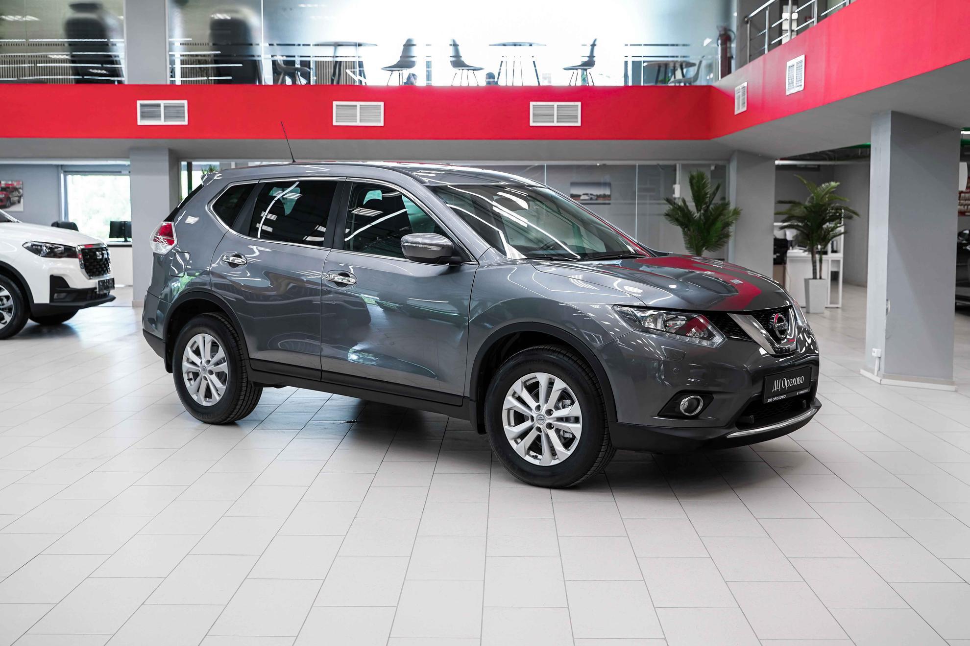 Nissan X-Trail 2016, серый, ДЦ Орехово