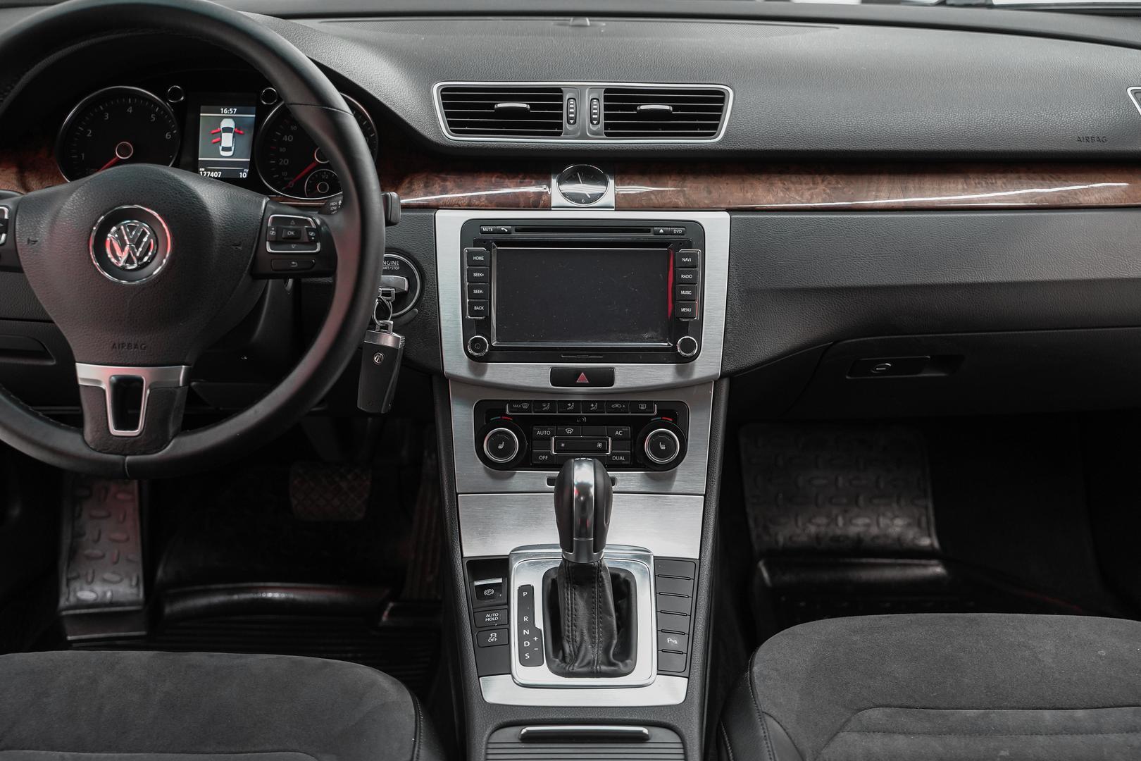 Volkswagen Passat 2011, черный, ДЦ Орехово
