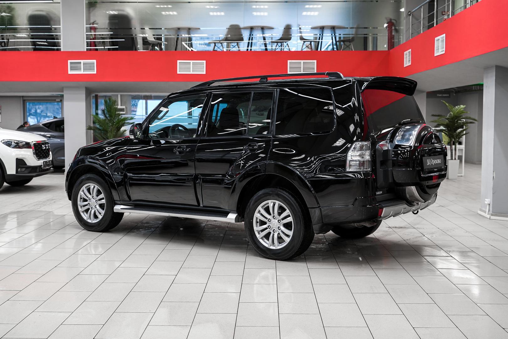 Mitsubishi Pajero 2011, черный, ДЦ Орехово