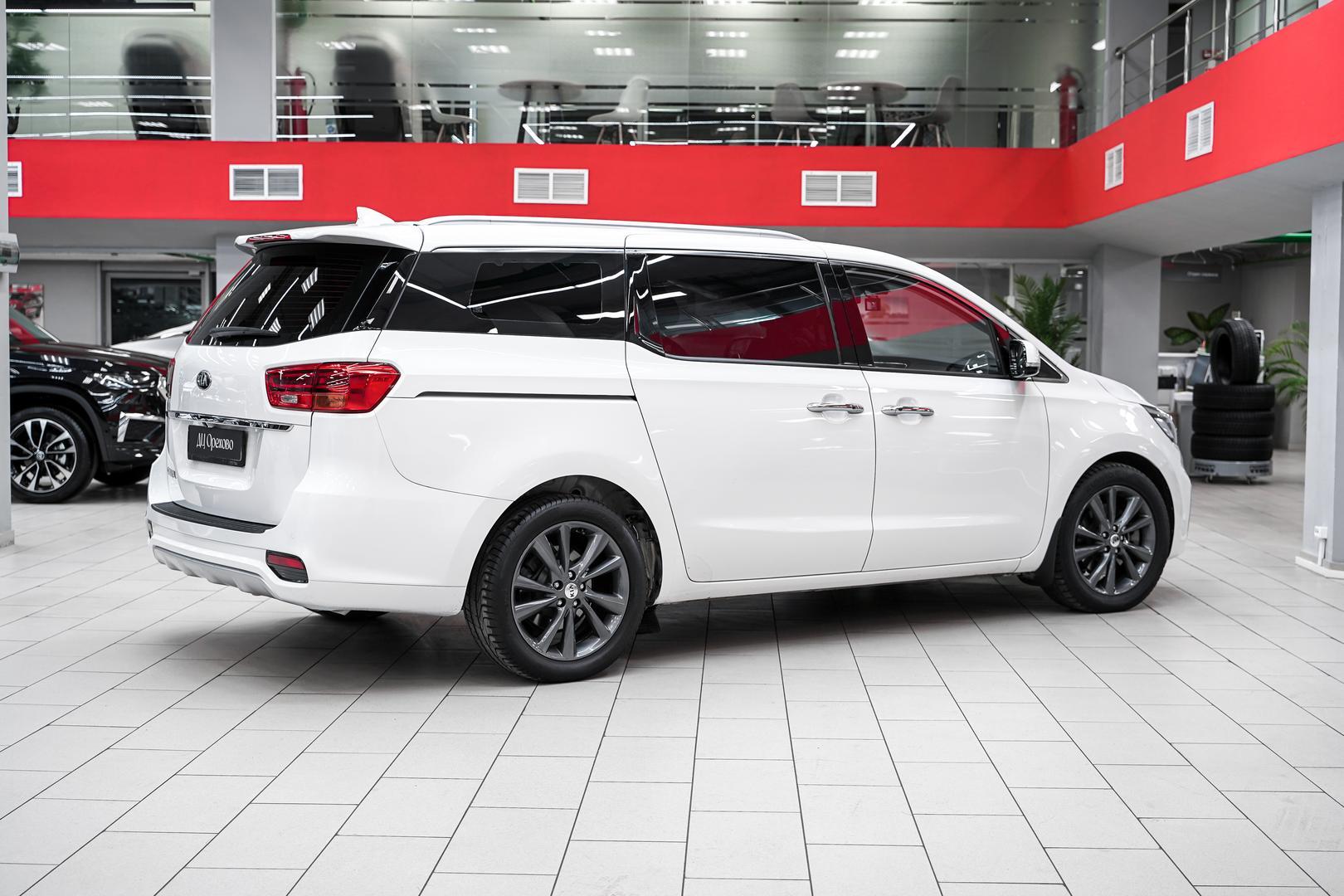 Kia Carnival 2019, белый, ДЦ Орехово