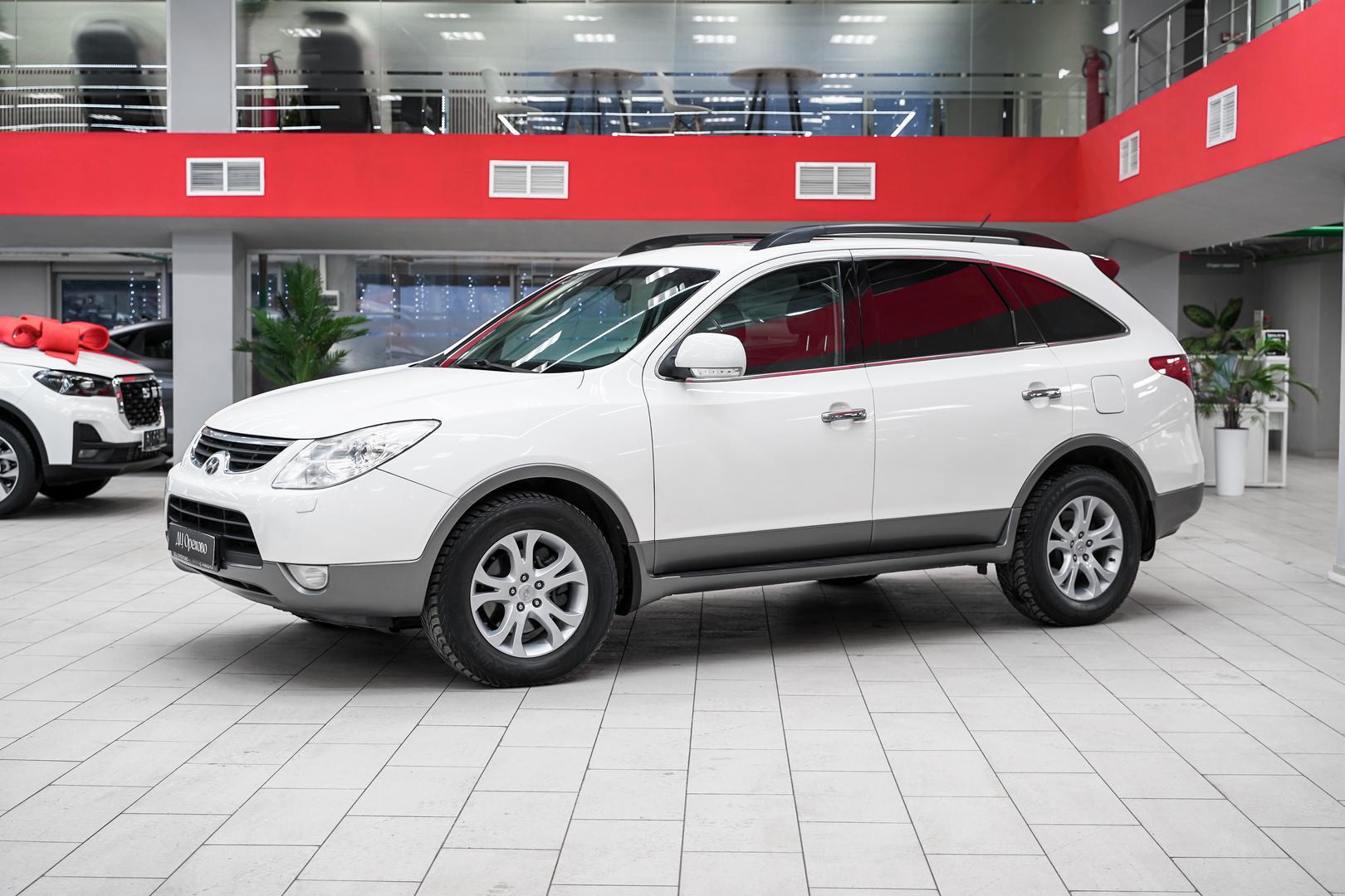 Hyundai ix55 2010, белый, ДЦ Орехово