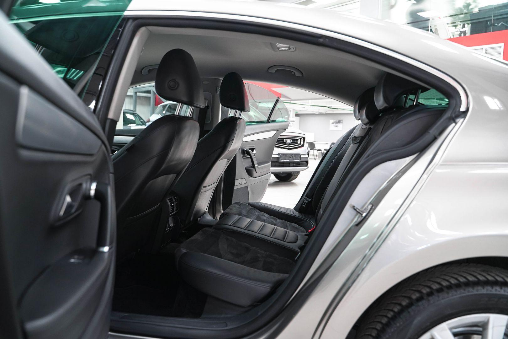 Volkswagen Passat CC 2010, бежевый, ДЦ Орехово