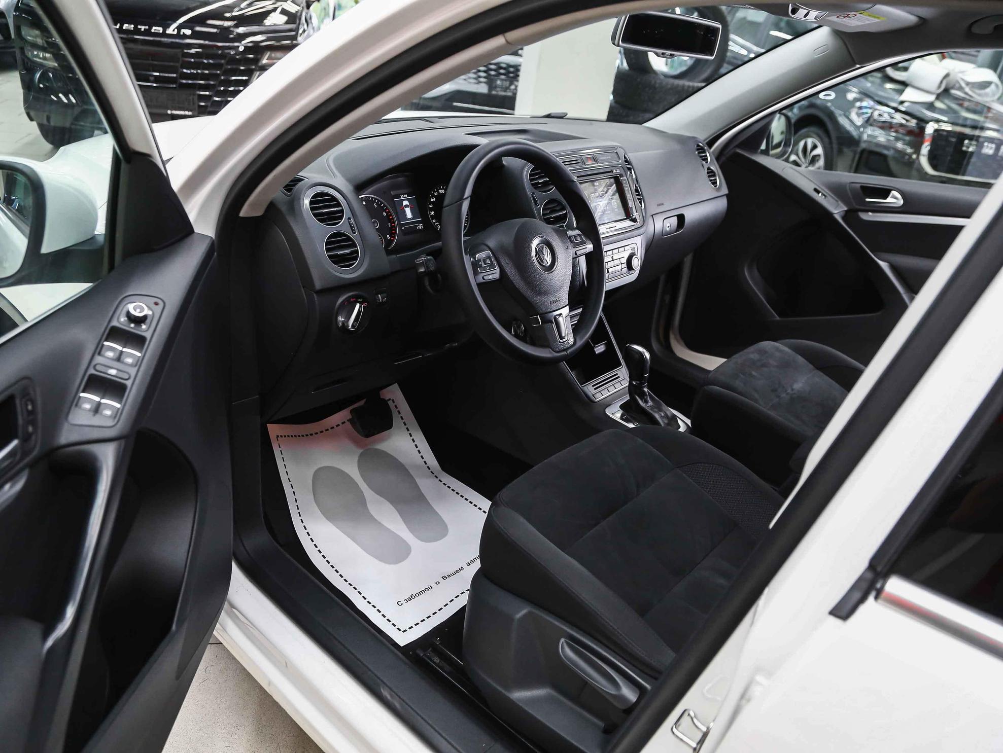 Volkswagen Tiguan 2013, белый, ДЦ Орехово