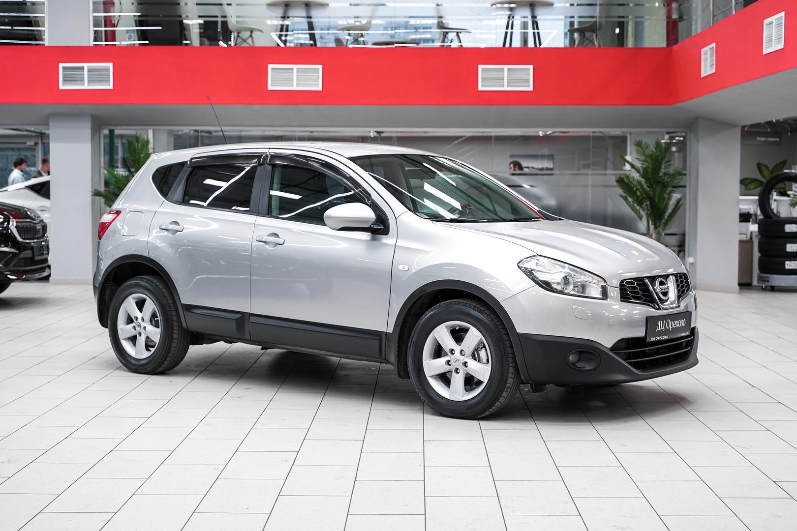 Nissan Qashqai 2010, серебряный, ДЦ Орехово