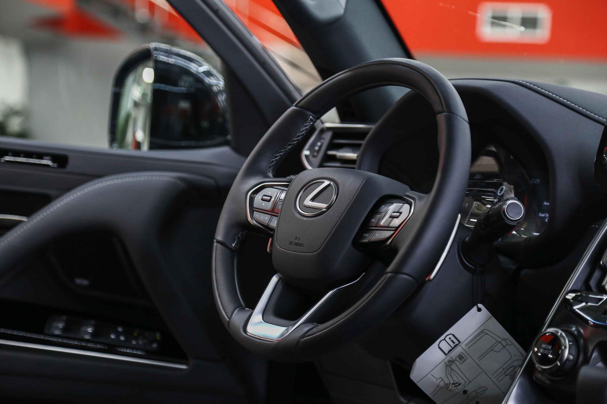 Lexus LX 2026, черный, ДЦ Орехово