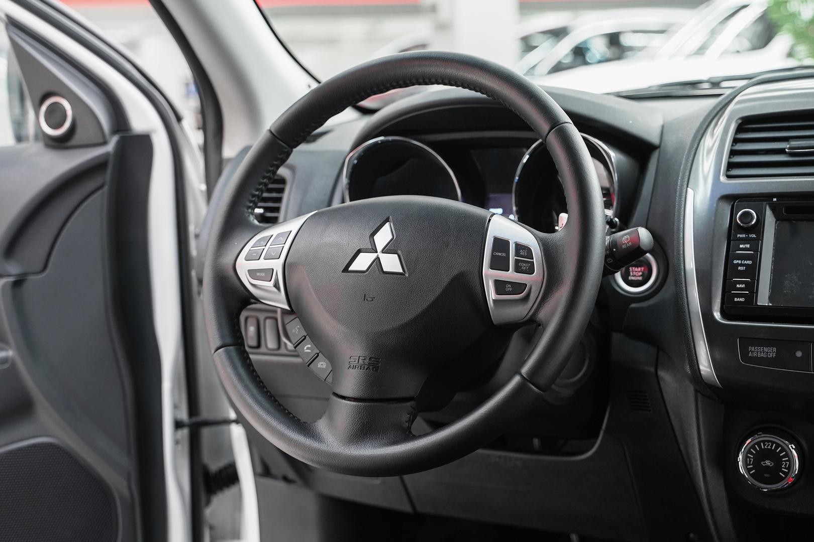Mitsubishi ASX 2012, белый, ДЦ Орехово