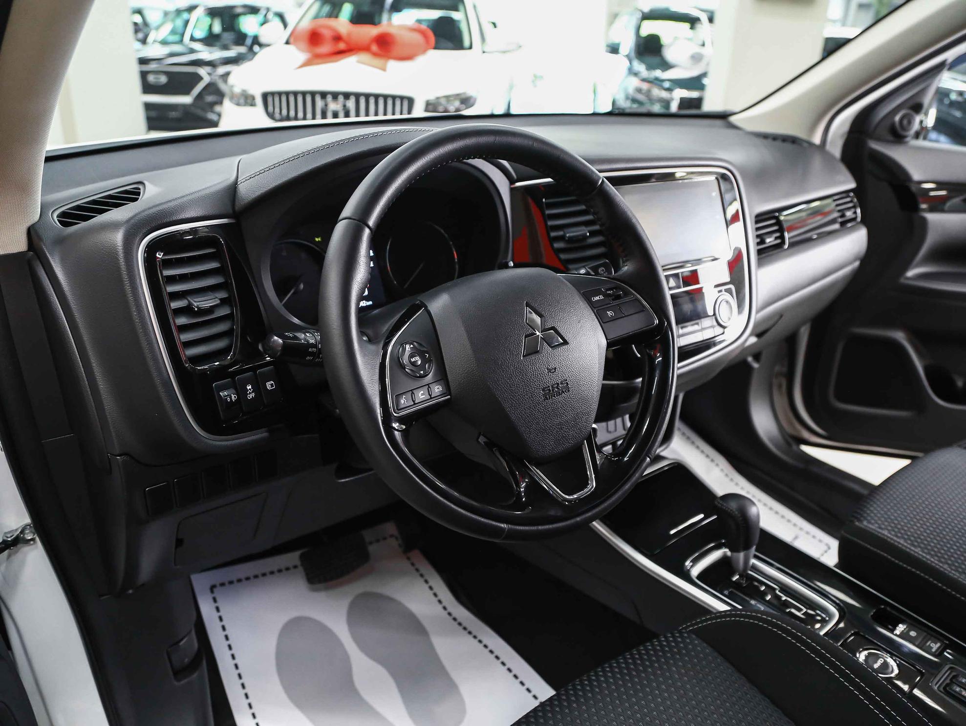 Mitsubishi Outlander 2019, белый, ДЦ Орехово