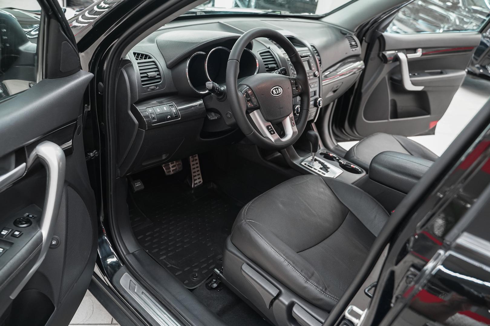 Kia Sorento 2012, черный, ДЦ Орехово