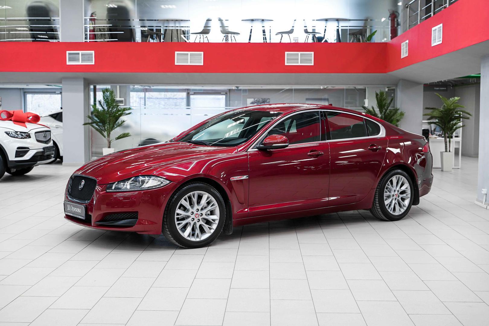 Jaguar XF 2014, красный, ДЦ Орехово