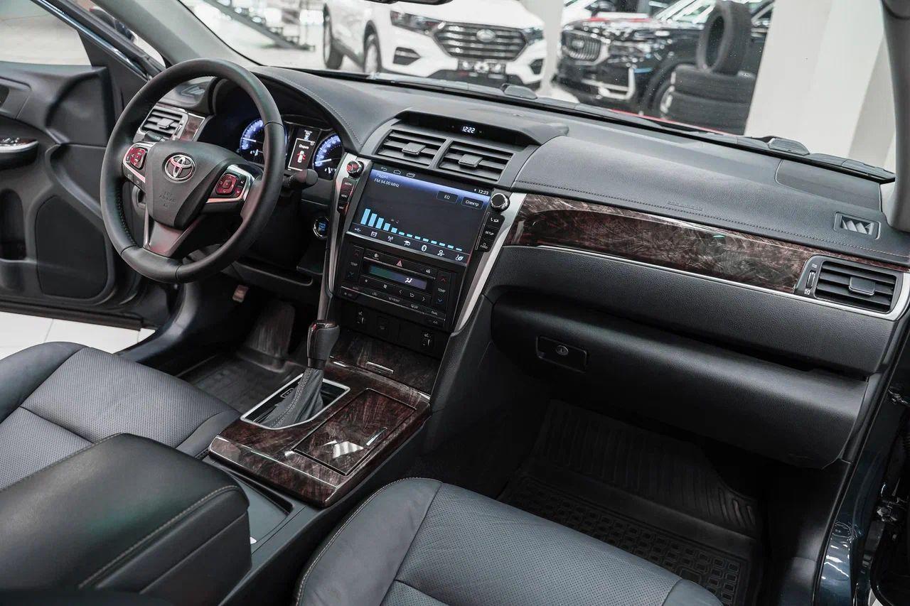 Toyota Camry 2017, черный, ДЦ Орехово
