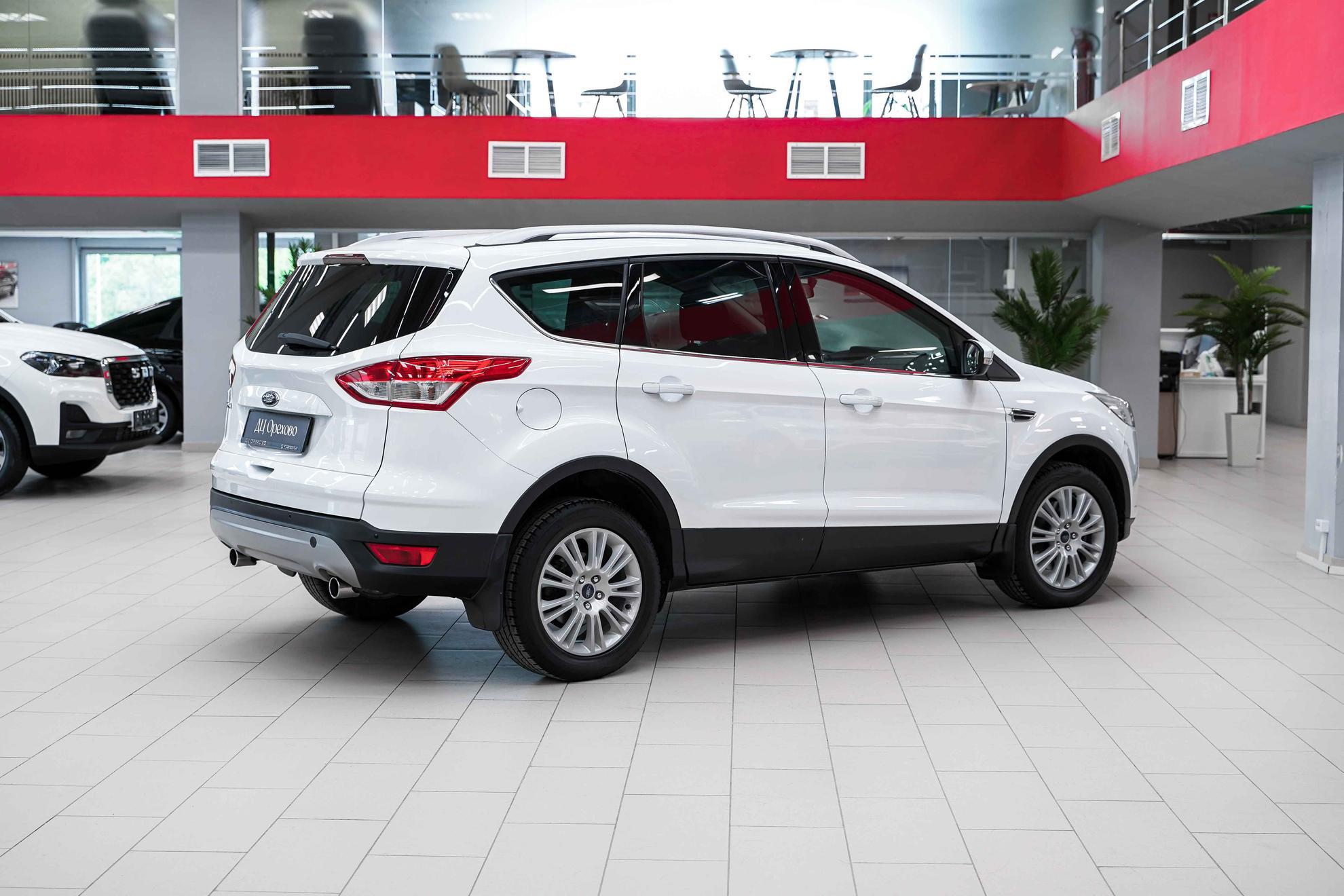 Ford Kuga 2013, белый, ДЦ Орехово