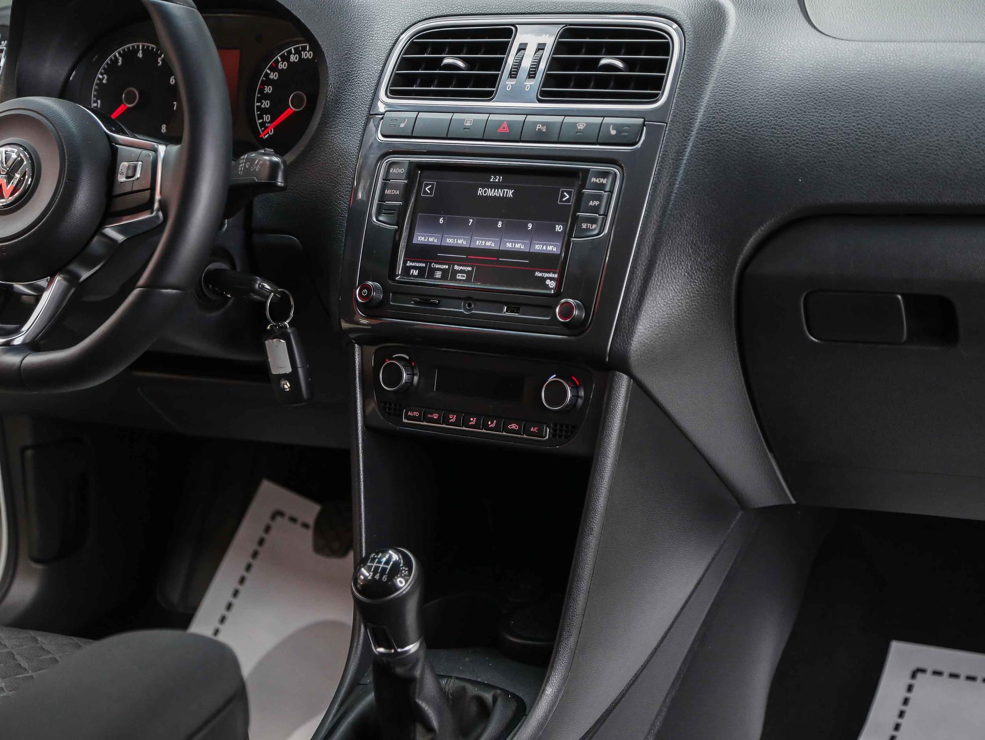 Volkswagen Polo 2019, белый, ДЦ Орехово