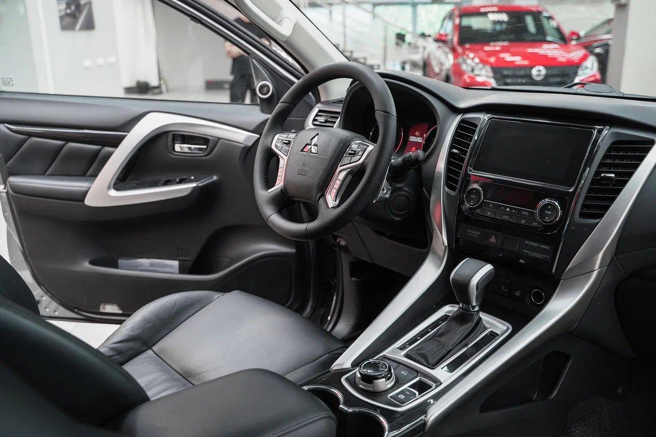 Mitsubishi Pajero Sport 2016, серый, ДЦ Орехово