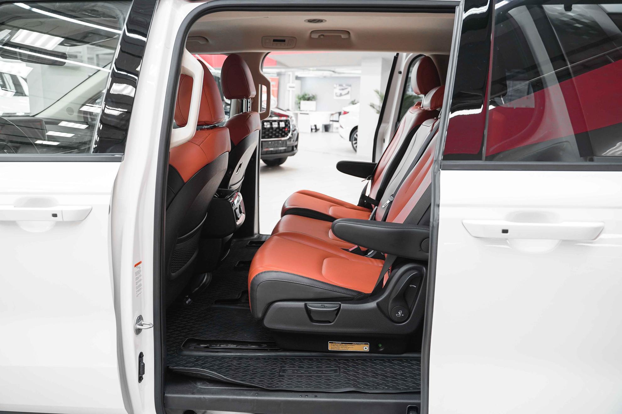 Kia Carnival 2023, белый, ДЦ Орехово