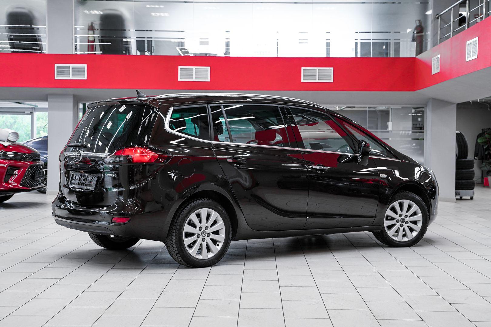 Opel Zafira 2013, коричневый, ДЦ Орехово
