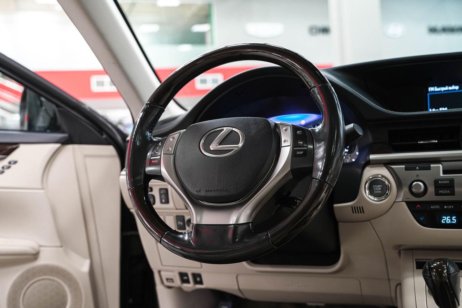 Lexus ES 2014, черный, ДЦ Орехово