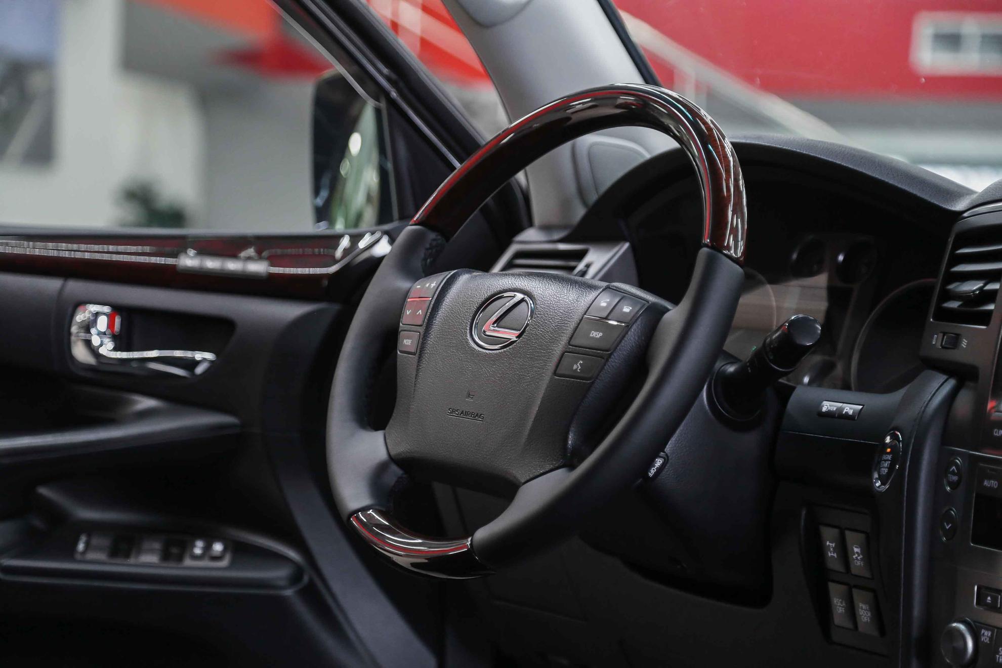 Lexus LX 2011, черный, ДЦ Орехово