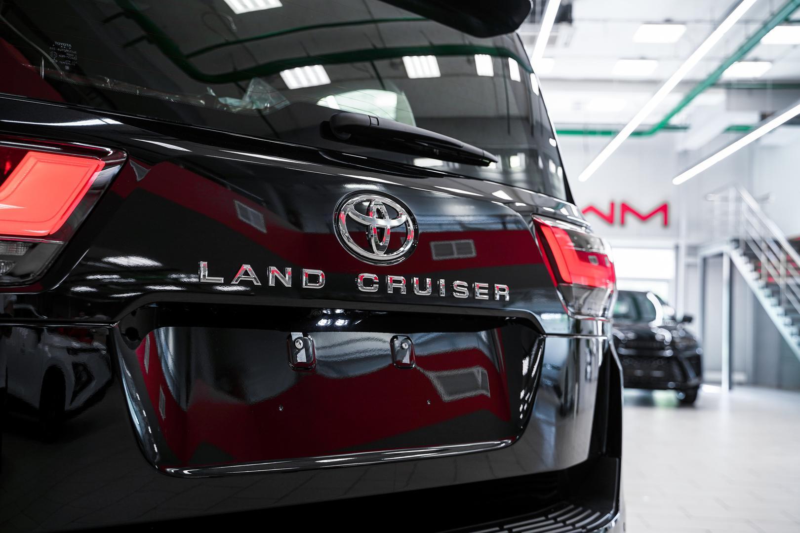 Toyota Land Cruiser 2025, черный, ДЦ Орехово