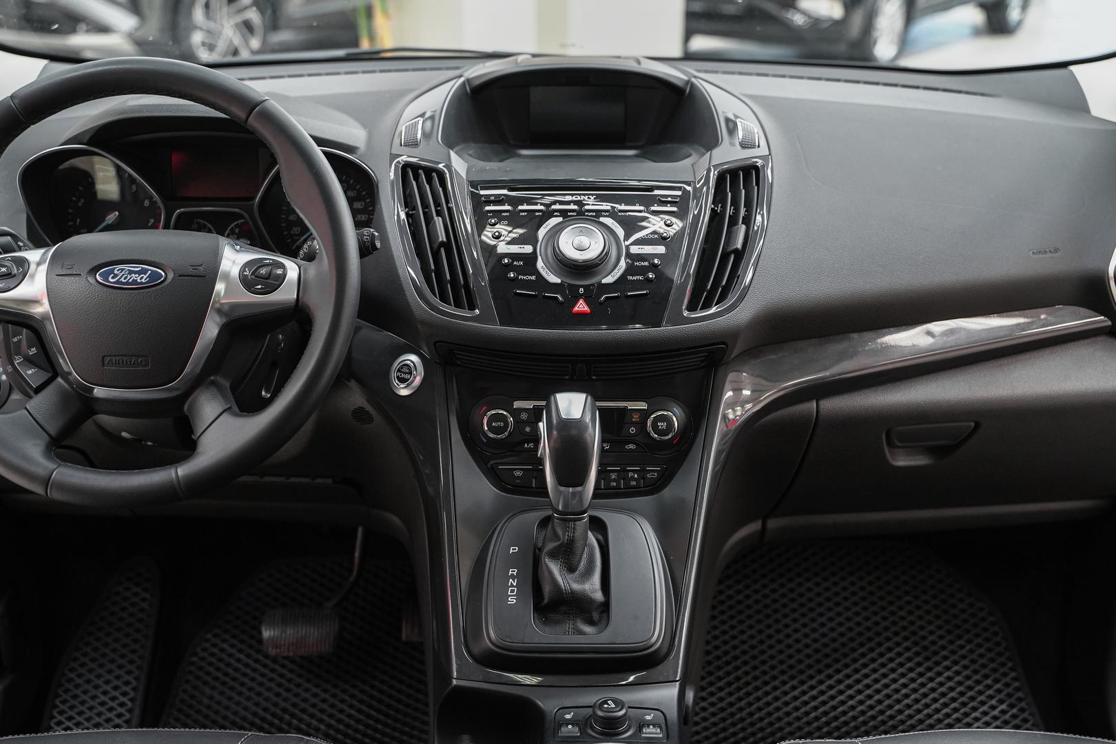 Ford Kuga 2013, зеленый, ДЦ Орехово