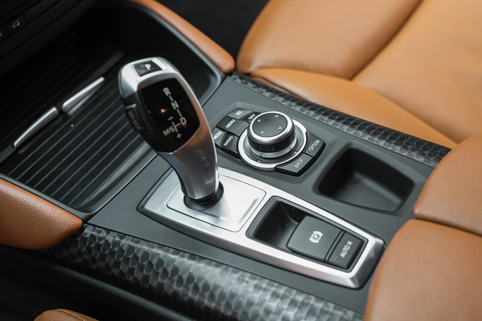 BMW X6 2013, белый, ДЦ Орехово