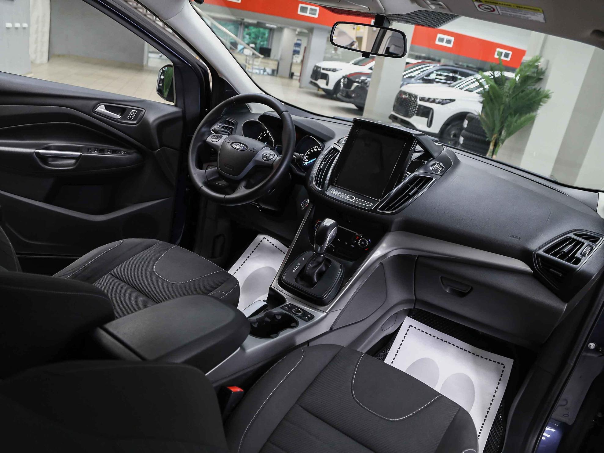 Ford Kuga 2013, синий, ДЦ Орехово
