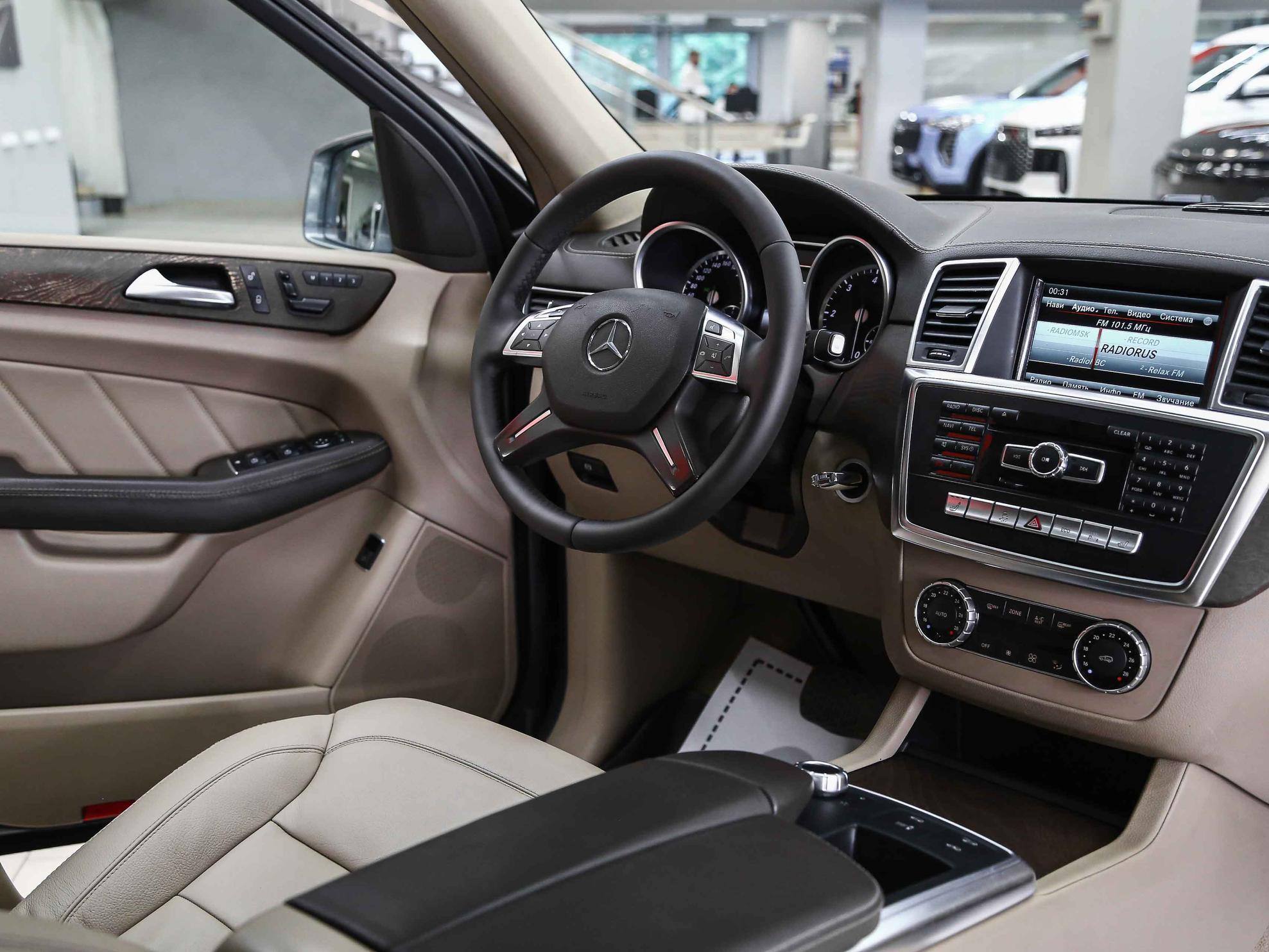 Mercedes-Benz GL-Класс 2015, серый, ДЦ Орехово
