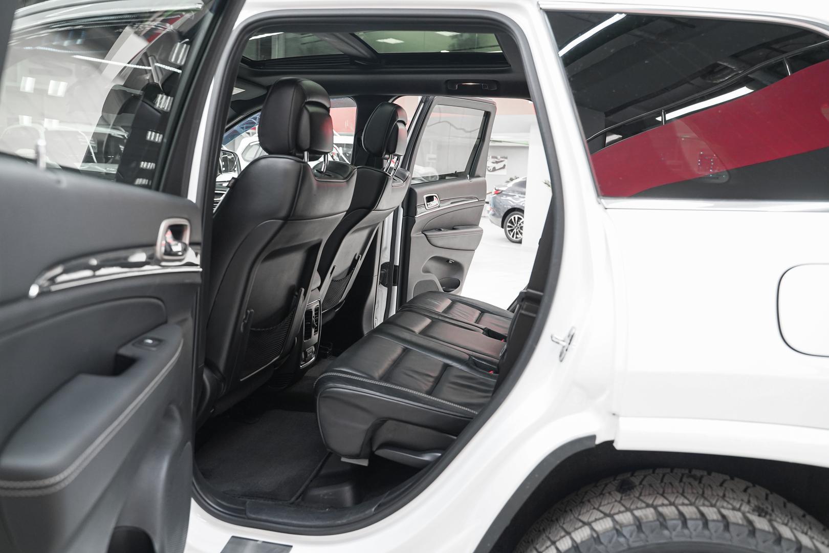 Jeep Grand Cherokee 2015, белый, ДЦ Орехово