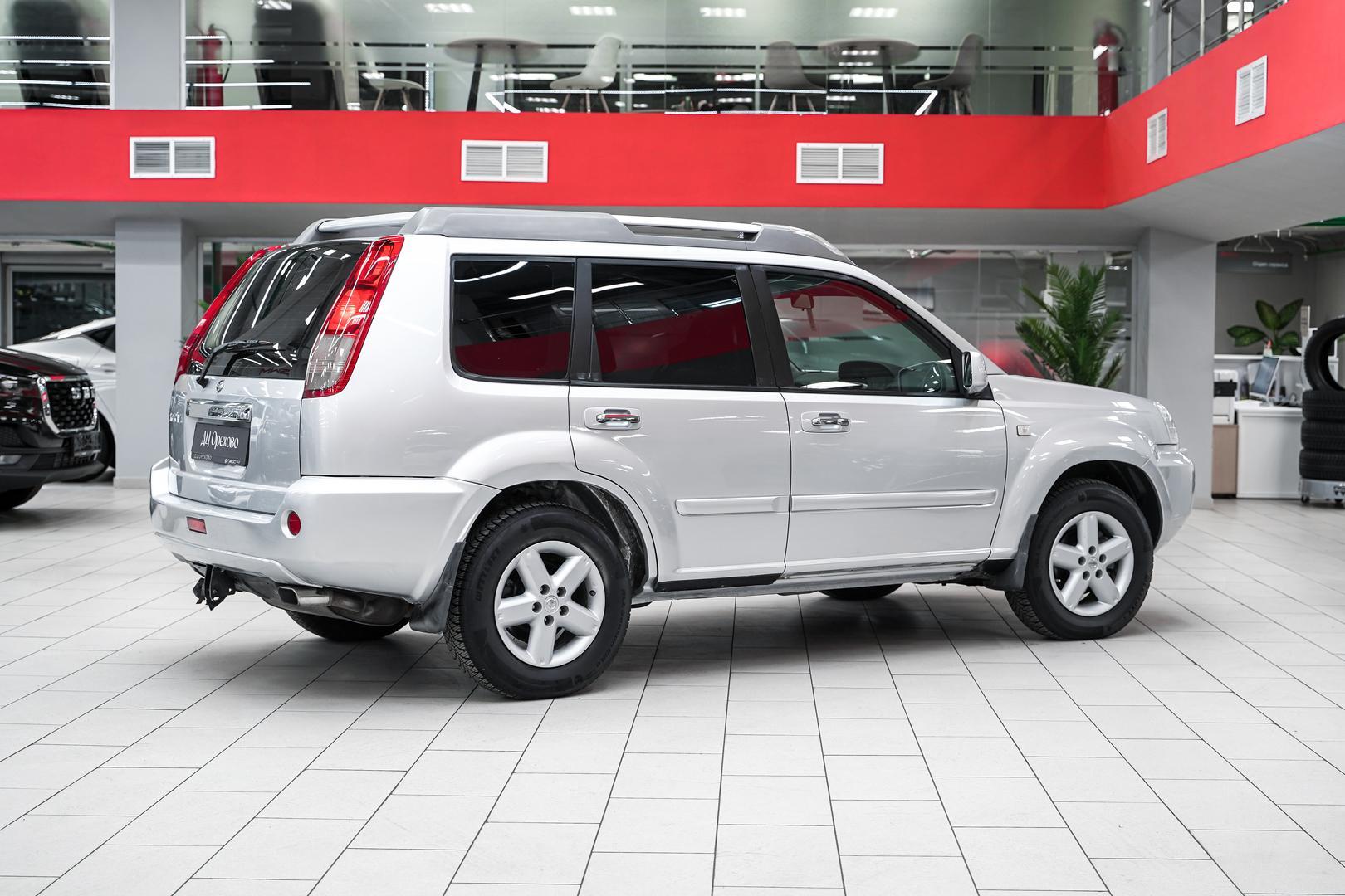 Nissan X-Trail 2004, серебряный, ДЦ Орехово