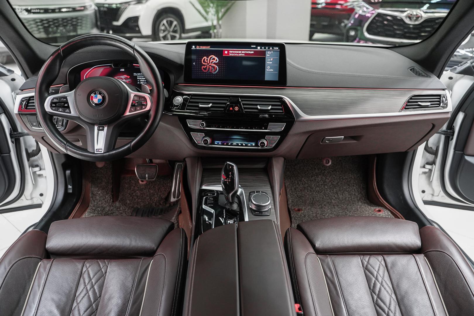 BMW 5 серии 2021, белый, ДЦ Орехово