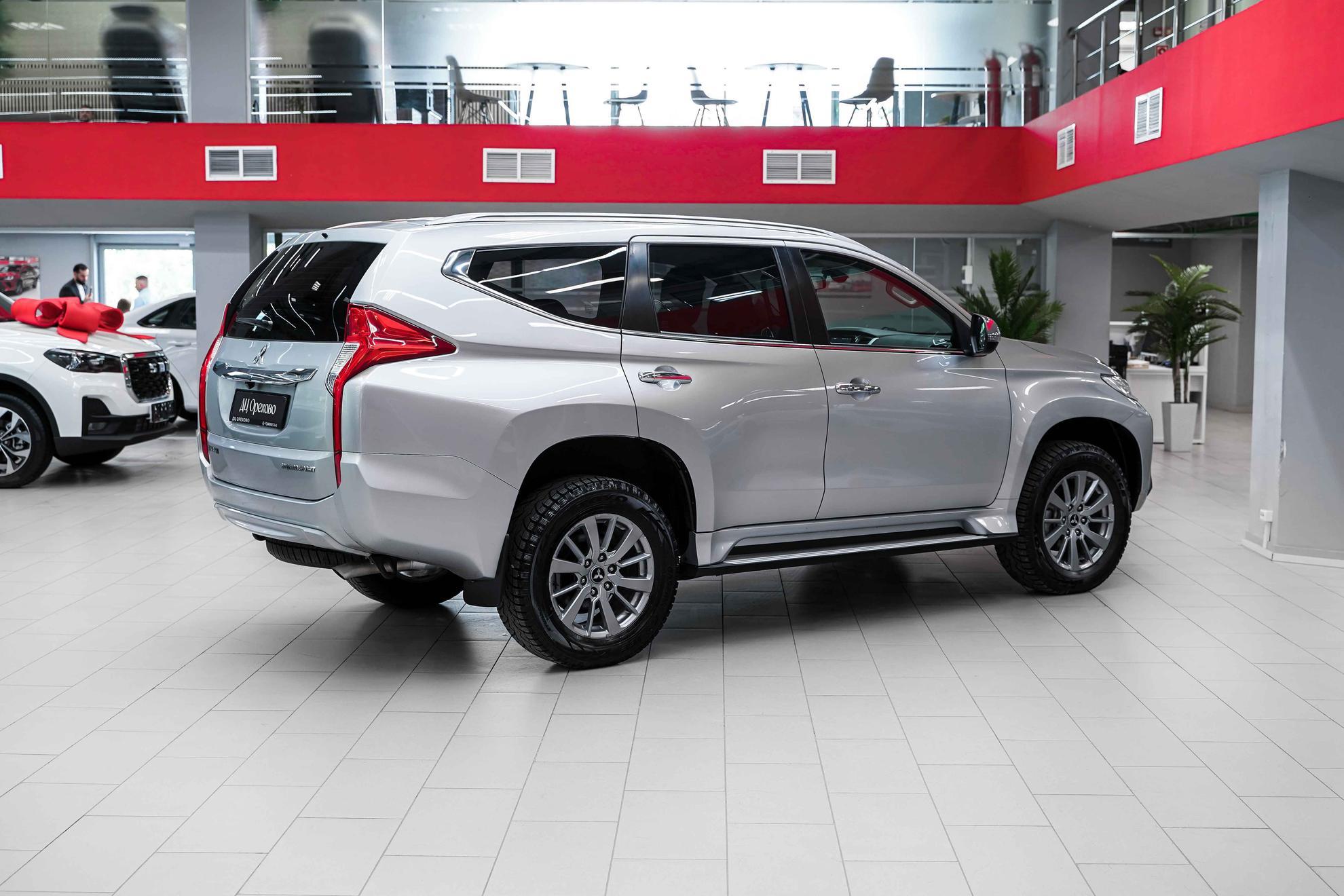 Mitsubishi Pajero Sport 2017, серебряный, ДЦ Орехово
