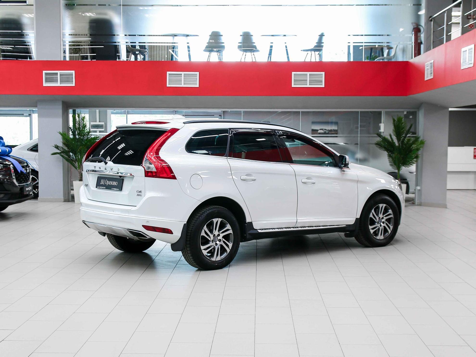 Volvo XC60 2015, белый, ДЦ Орехово