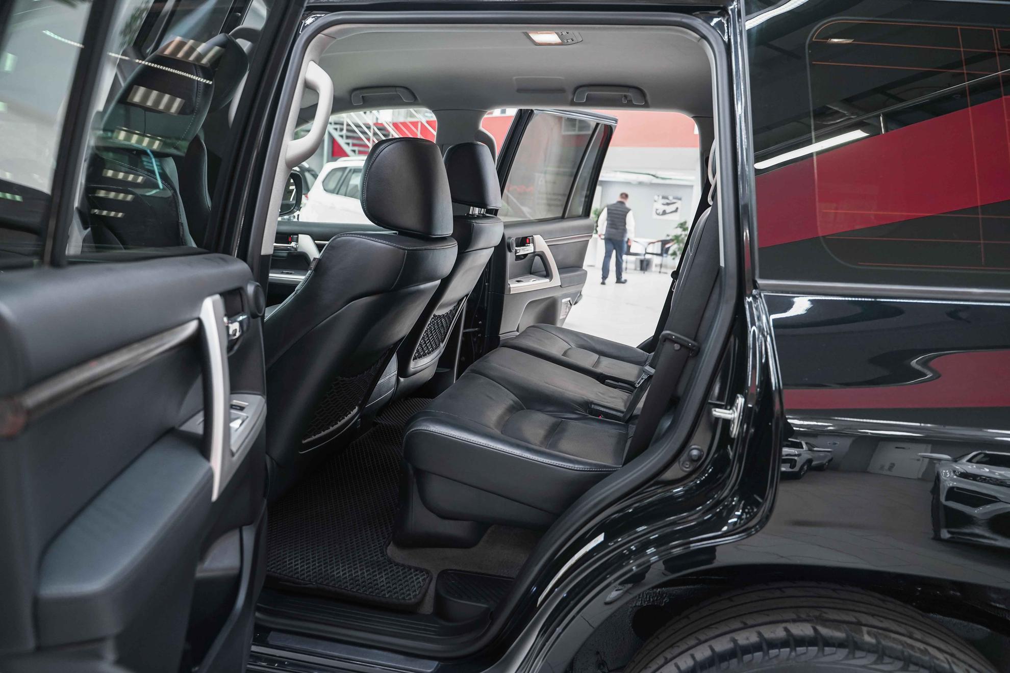 Toyota Land Cruiser 2014, черный, ДЦ Орехово
