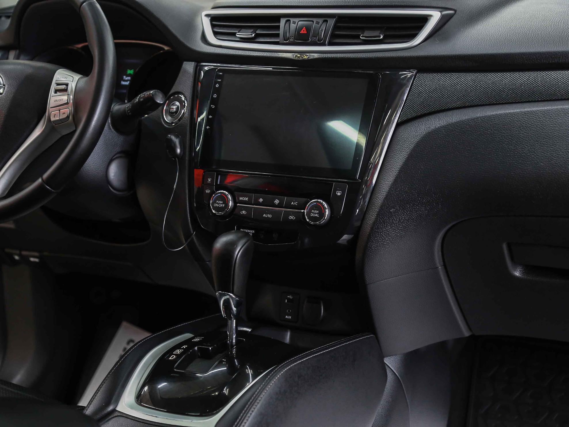 Nissan X-Trail 2015, зеленый, ДЦ Орехово