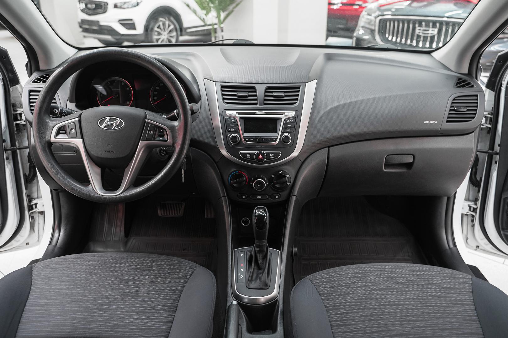 Hyundai Solaris 2016, белый, ДЦ Орехово