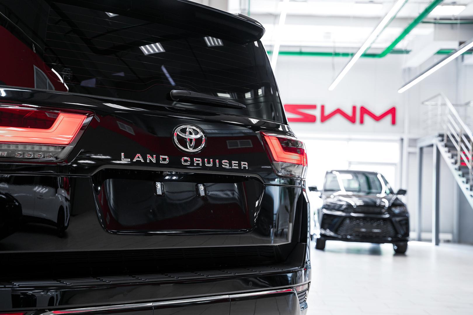 Toyota Land Cruiser 2024, черный, ДЦ Орехово